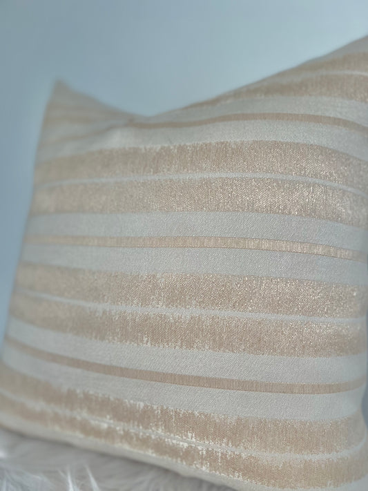 Funda de almohada de lujo en color marfil dorado