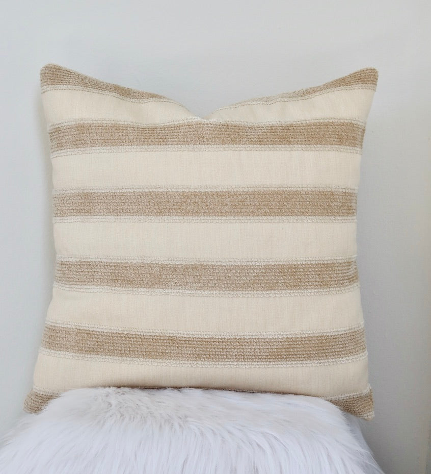 The Cozy Look Pillow Cover 20"x20"