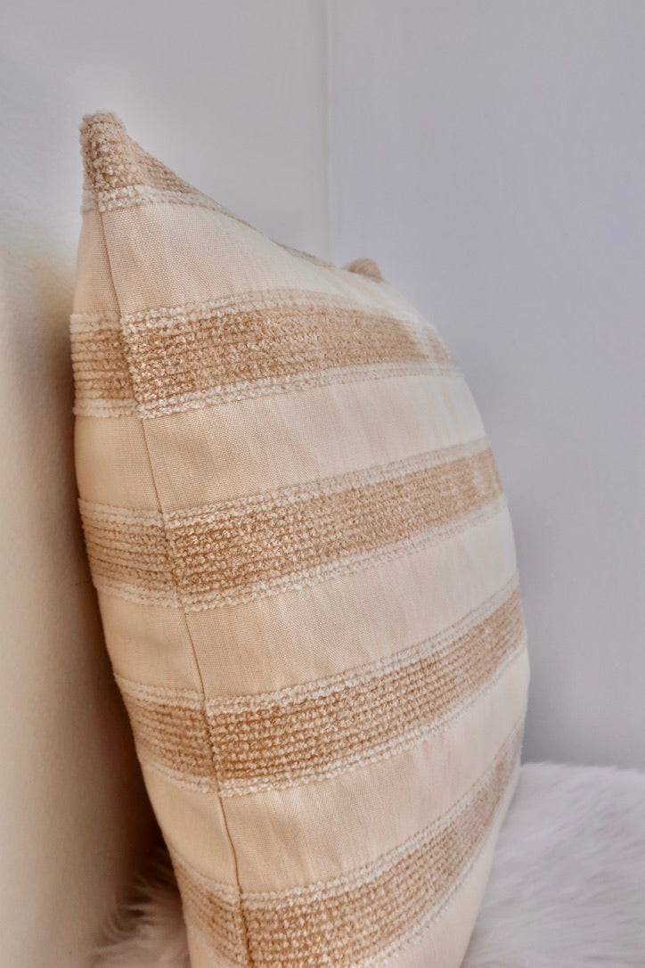 The Cozy Look Pillow Cover 20"x20"